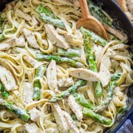 chicken pesto pasta in creamy sauce
