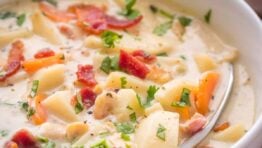 Clam chowder in bowl